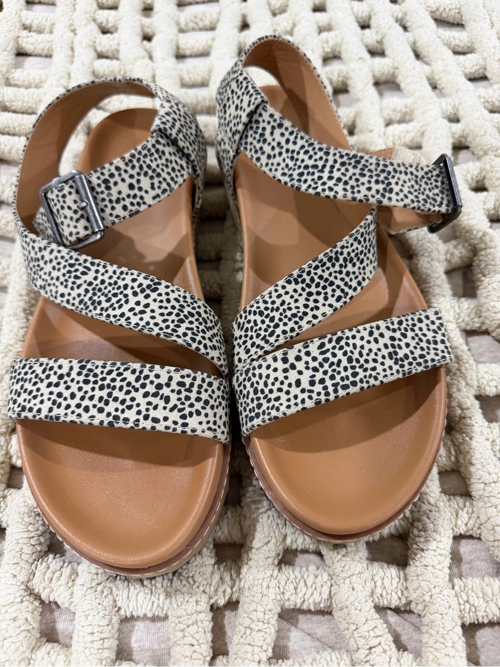 Universal Thread Black & White Speckled Strappy Sandals